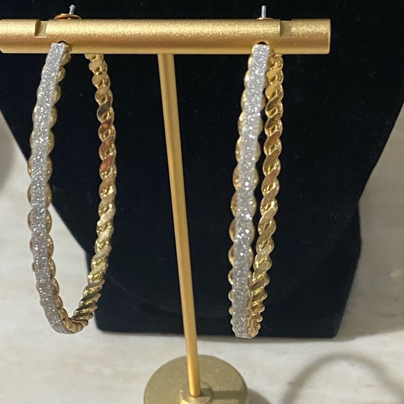 Gold toned hoop earrings - Picture 9 of 15